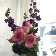 Äitienpäiväkukat Äitienpäiväkukat maljakossa