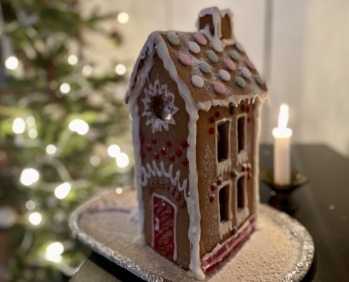 Piparitalo 2 Rakennettiin Mian kanssa korkea piparitalo.