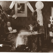 Minna Canthin salonki Minna Canthin salonki eli olohuone 1800-luvulta.