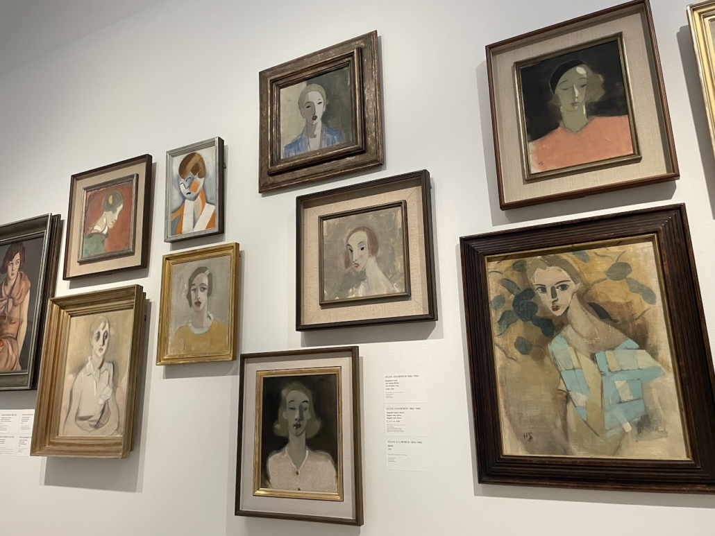 Helene Schjerfbeckin naiskuvia Villa Gyllenbergin näyttelyssä.
