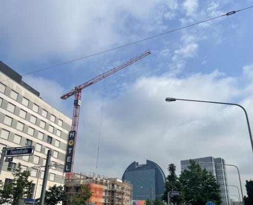 Frankfurt am Mainin kolkkoa katukuvaa.