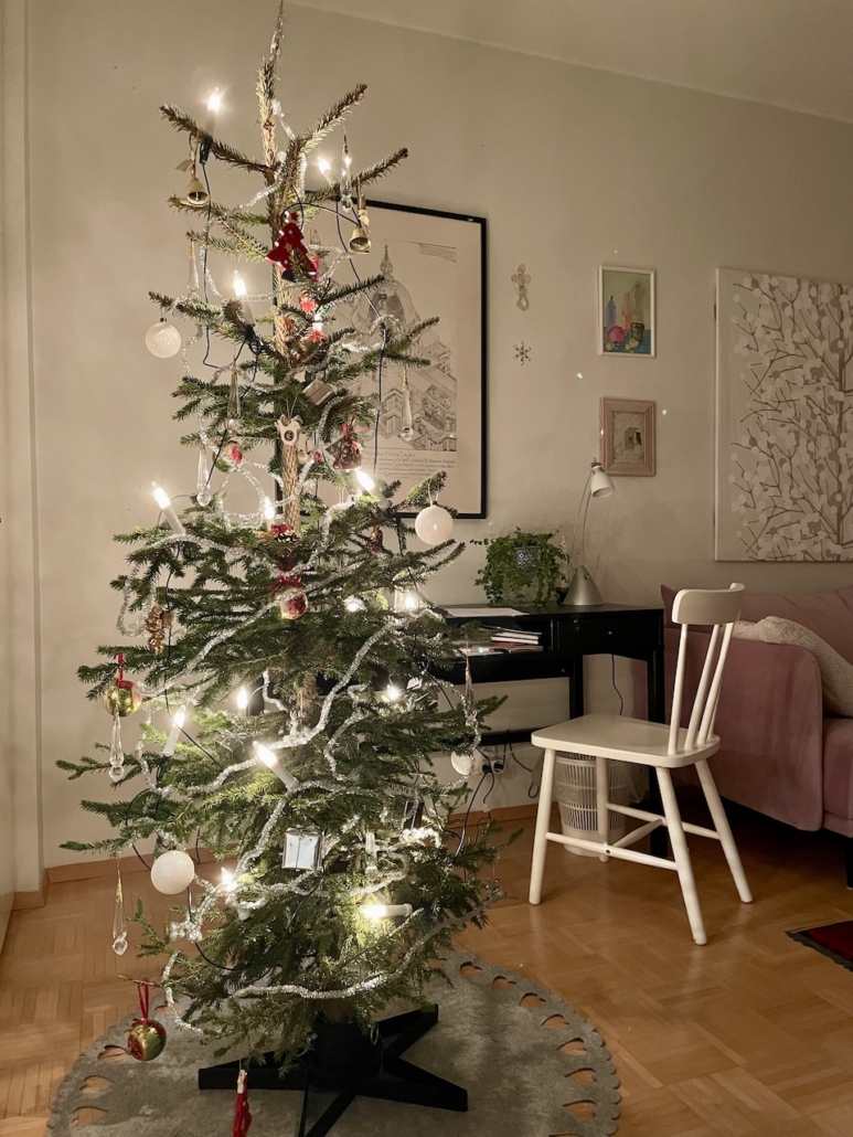 Joulukuusi 2023 Kapea mutta harva joulukuusi vuonna 2023.