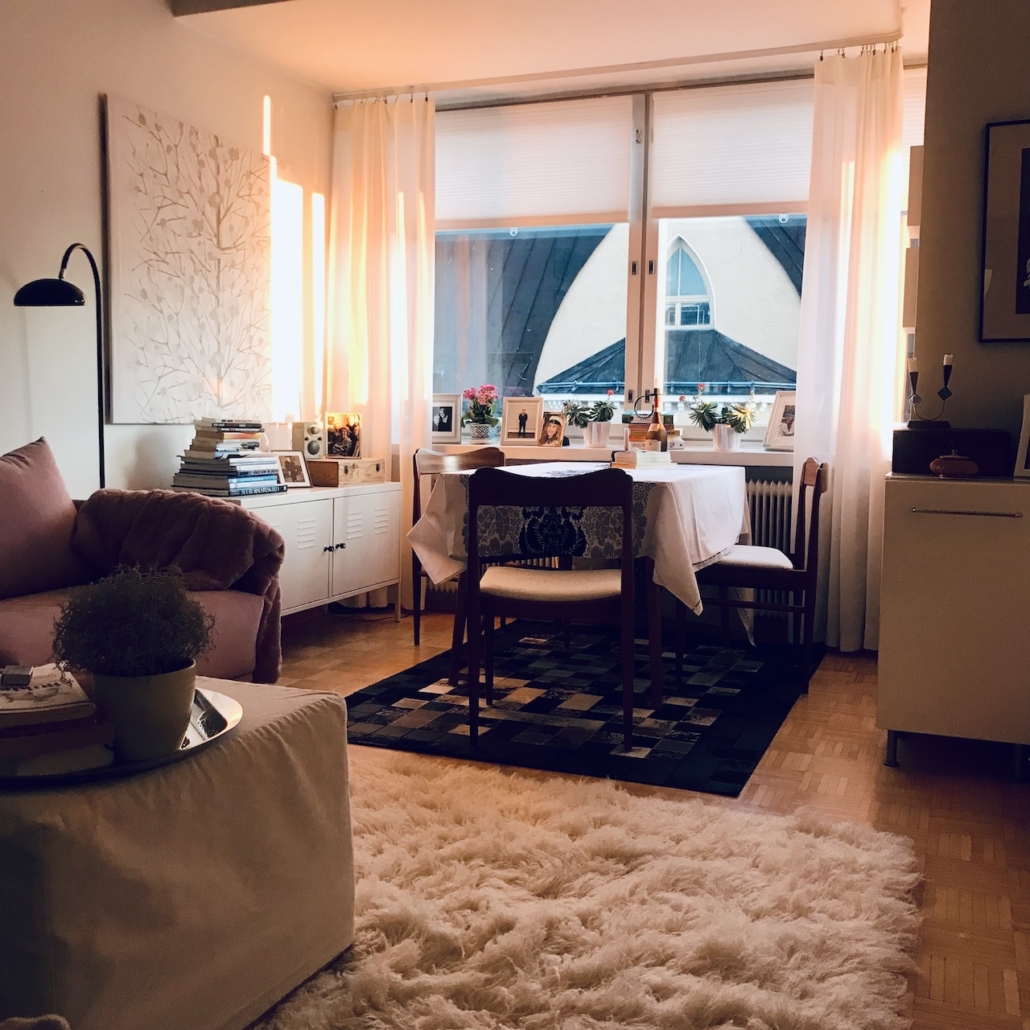 Kodin erkkeri 4 Olohuoneen erkkeri ja ruokailuryhmä.