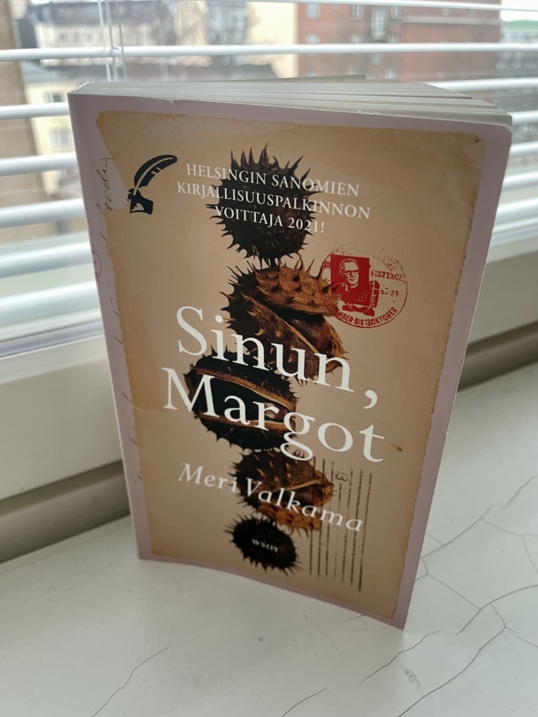 Helsingin Sanomien kirjallisuuspalkinnon v. 2021 voittanut Sinun, Margot -kirja.