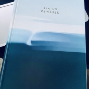 Muistikirja nimeltä Ajatus päivässä.