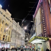 Stockan kulma ja Aleksanterinkatu jouluvalaistuksessa.