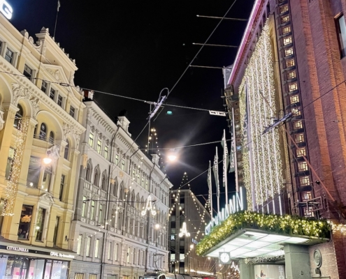 Stockan kulma ja Aleksanterinkatu jouluvalaistuksessa.