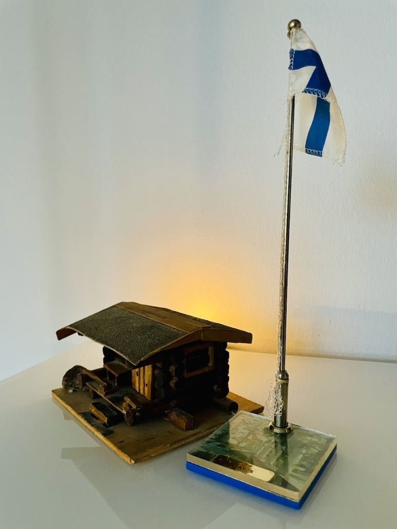 Suomen lippu itsenäisyyspäivänä.