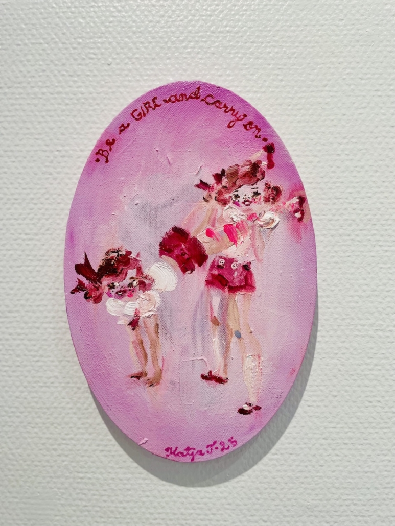 Katja Tukiaisen pinkki ja soikeanmuotoinen teos Be a Girl and Carry on.