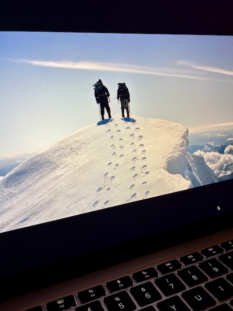Mount Everestin huipulla ensimmäiset ihmiset Edmund Hillary ja Tenzing Norgay